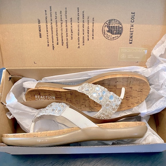 Kenneth Cole Jewel Embellished GlamAthon Flip Flop - Picture 4 of 12